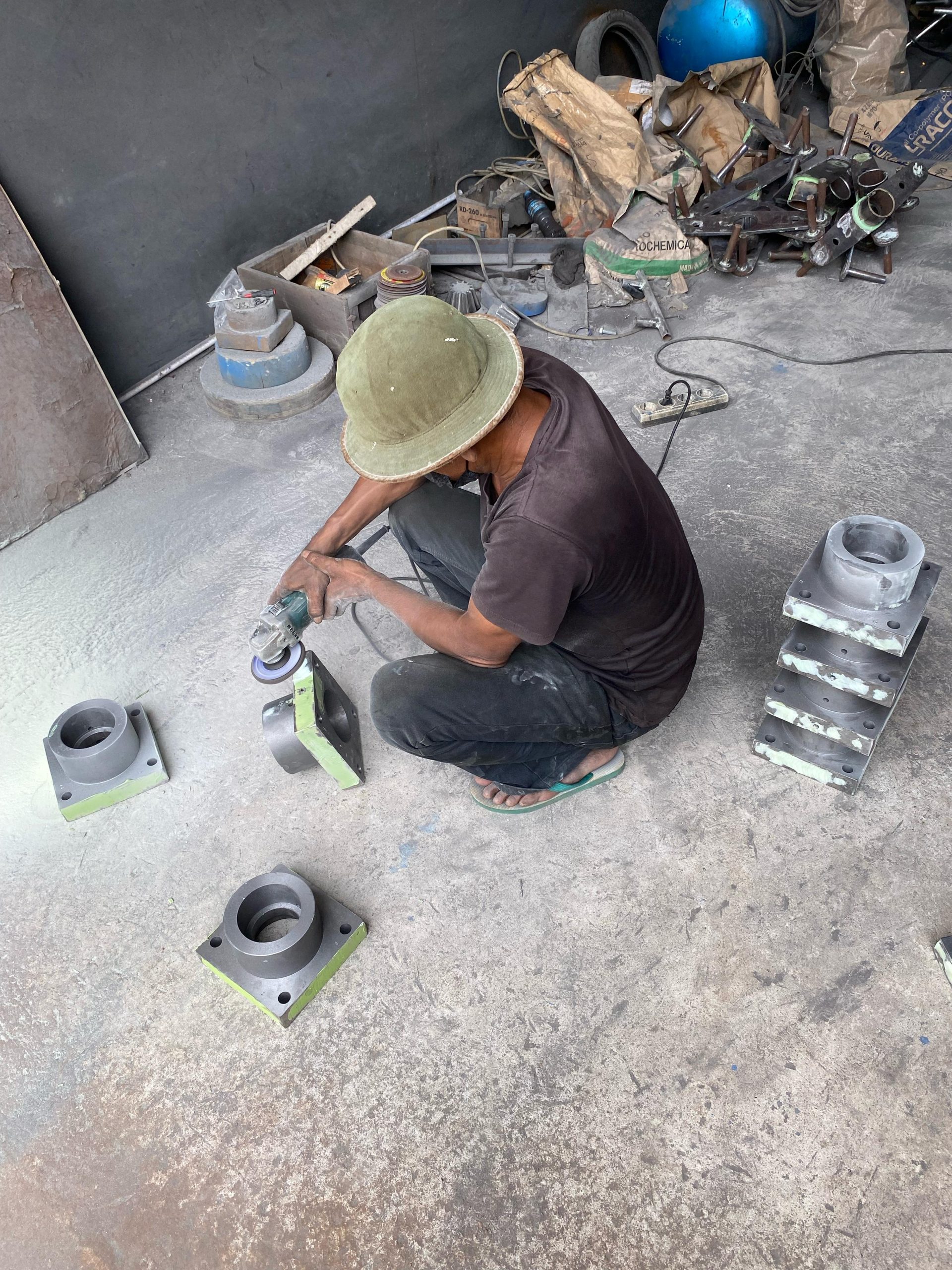Done 30 Unit Metal Statis Stand Untuk Palembang