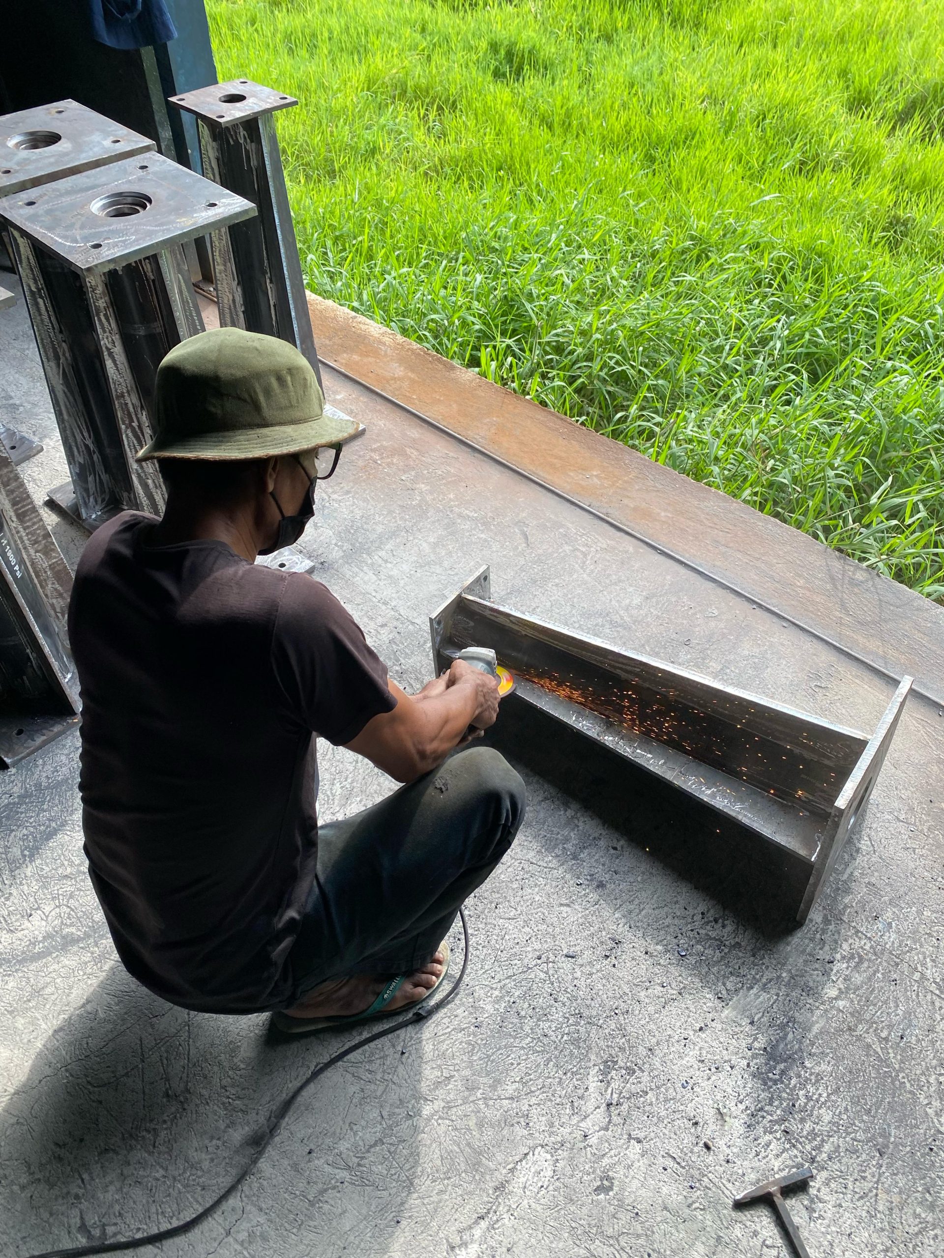 Done 30 Unit Metal Statis Stand Untuk Palembang