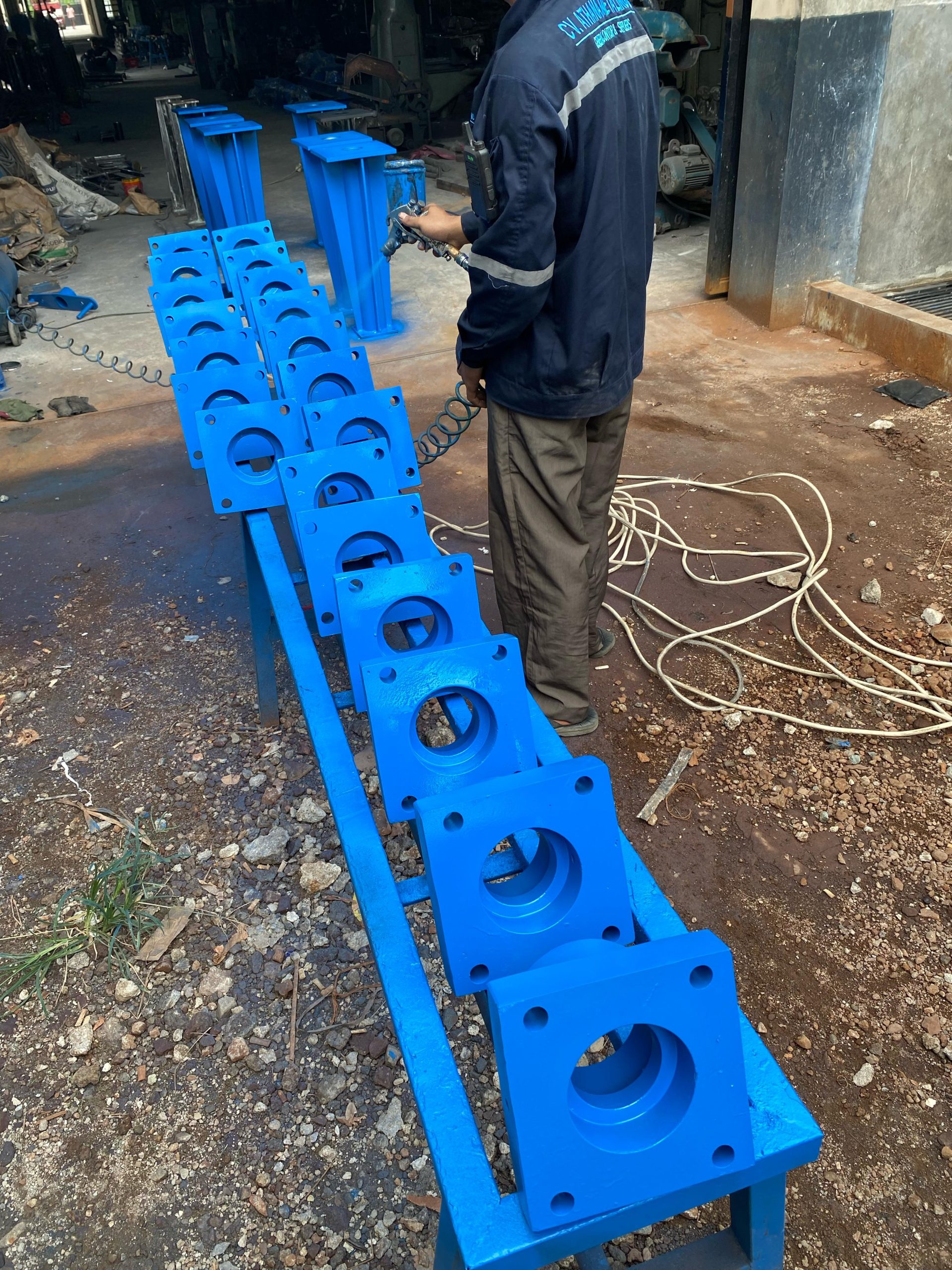 Done 30 Unit Metal Statis Stand Untuk Palembang