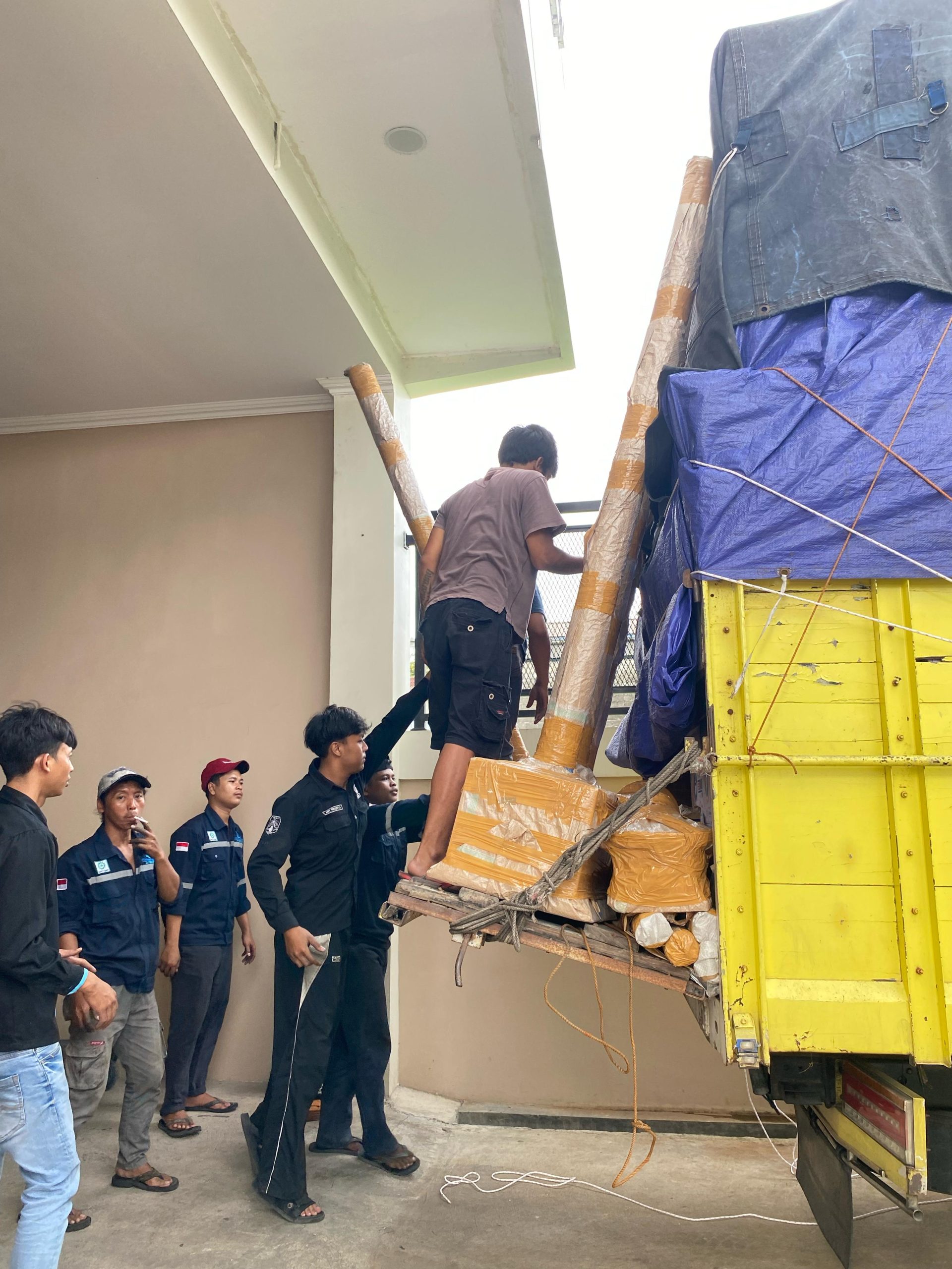 DONE PENGIRIMAN SPAREPART KE CILINCING