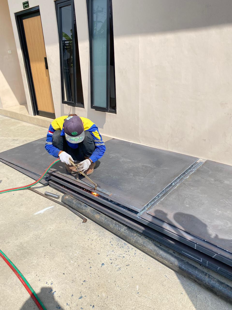 Pengadaan 61 Unit Pintu Air untuk Proyek Lampung