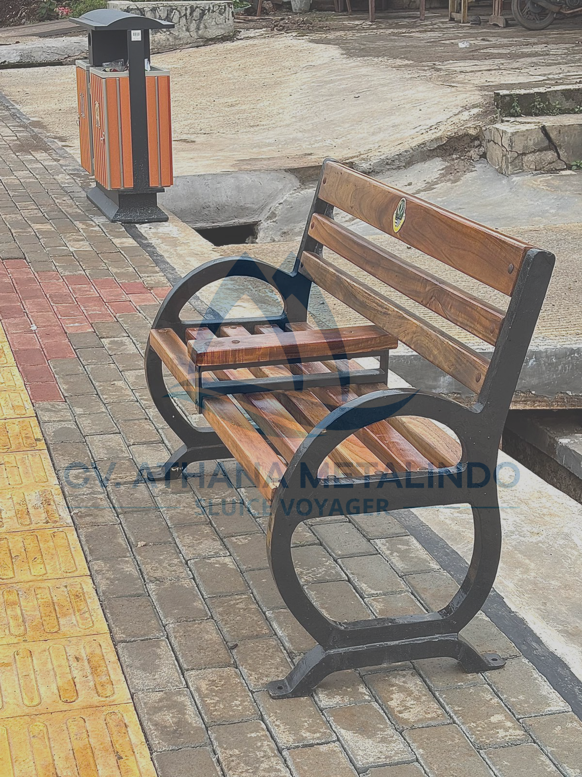 Athana Percantik Alun-Alun Kalijati Subang dengan 238 Bollard dan 60 Kursi Taman