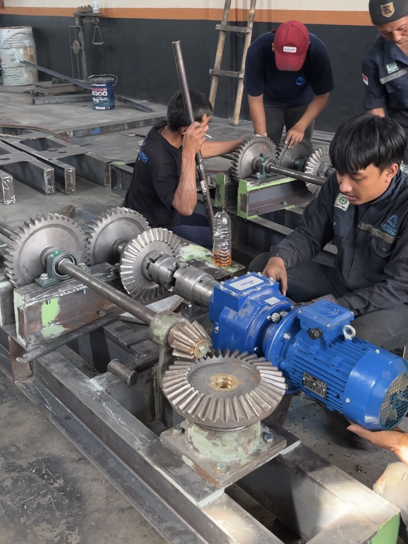 Proyek Pintu Air Motorized dan Pintu Air Double Gearbox untuk Sistem Pengelolaan Air di Pulau Obi