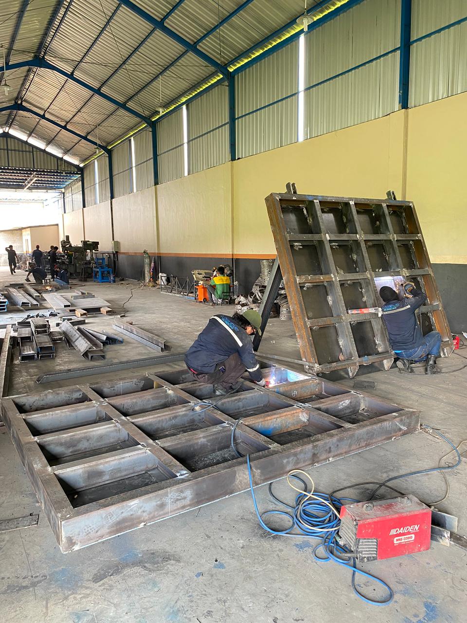 Proyek Pintu Air Motorized dan Pintu Air Double Gearbox untuk Sistem Pengelolaan Air di Pulau Obi