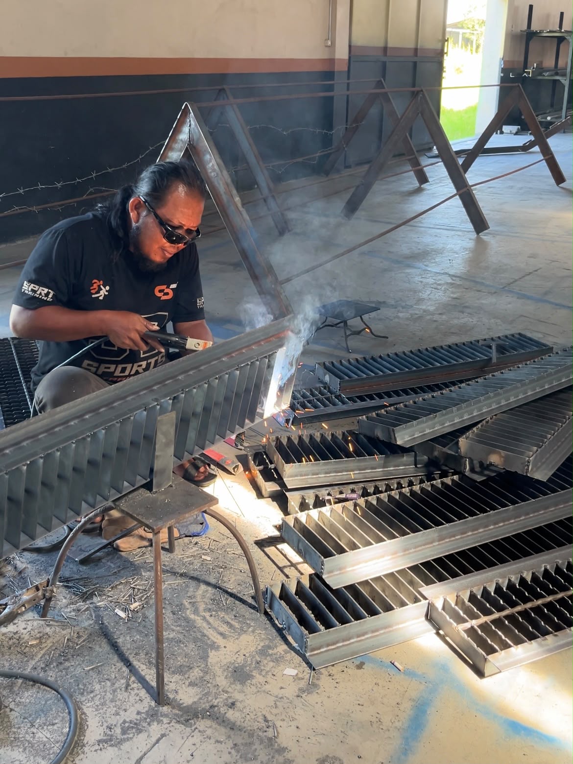 Pengerjaan Grating 80 Unit dengan Finishing Hotdip Galvanis