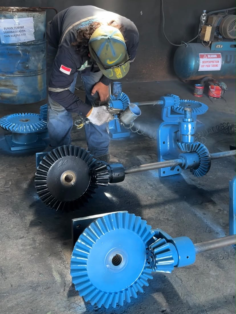 Pengerjaan Gearbox Pintu Air dan As 2 Inch untuk Proyek Bandung